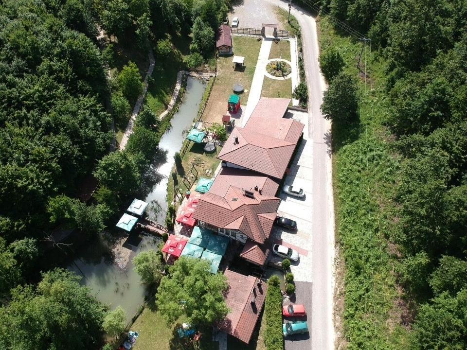 Motel "Kula" Cazin Exteriér fotografie