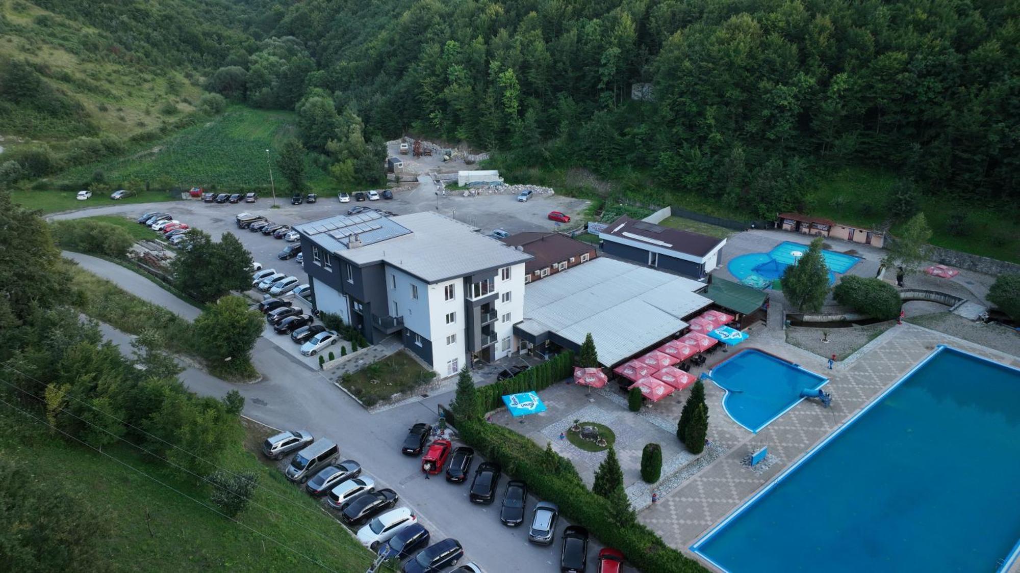 Motel "Kula" Cazin Exteriér fotografie
