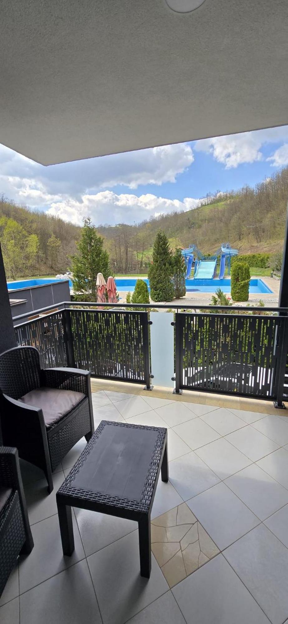 Motel "Kula" Cazin Exteriér fotografie