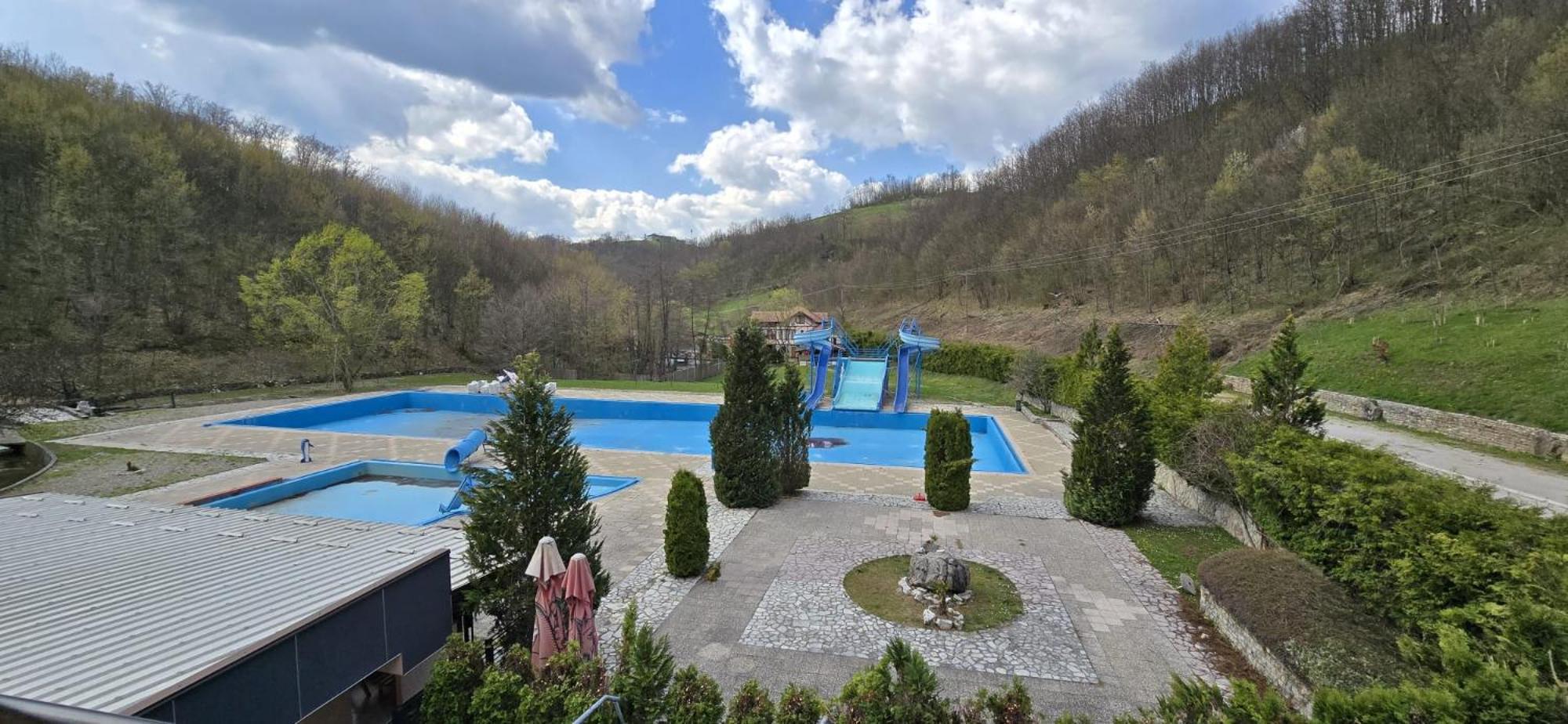 Motel "Kula" Cazin Exteriér fotografie