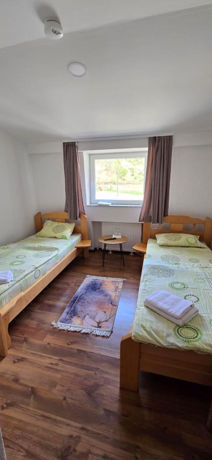 Motel "Kula" Cazin Exteriér fotografie