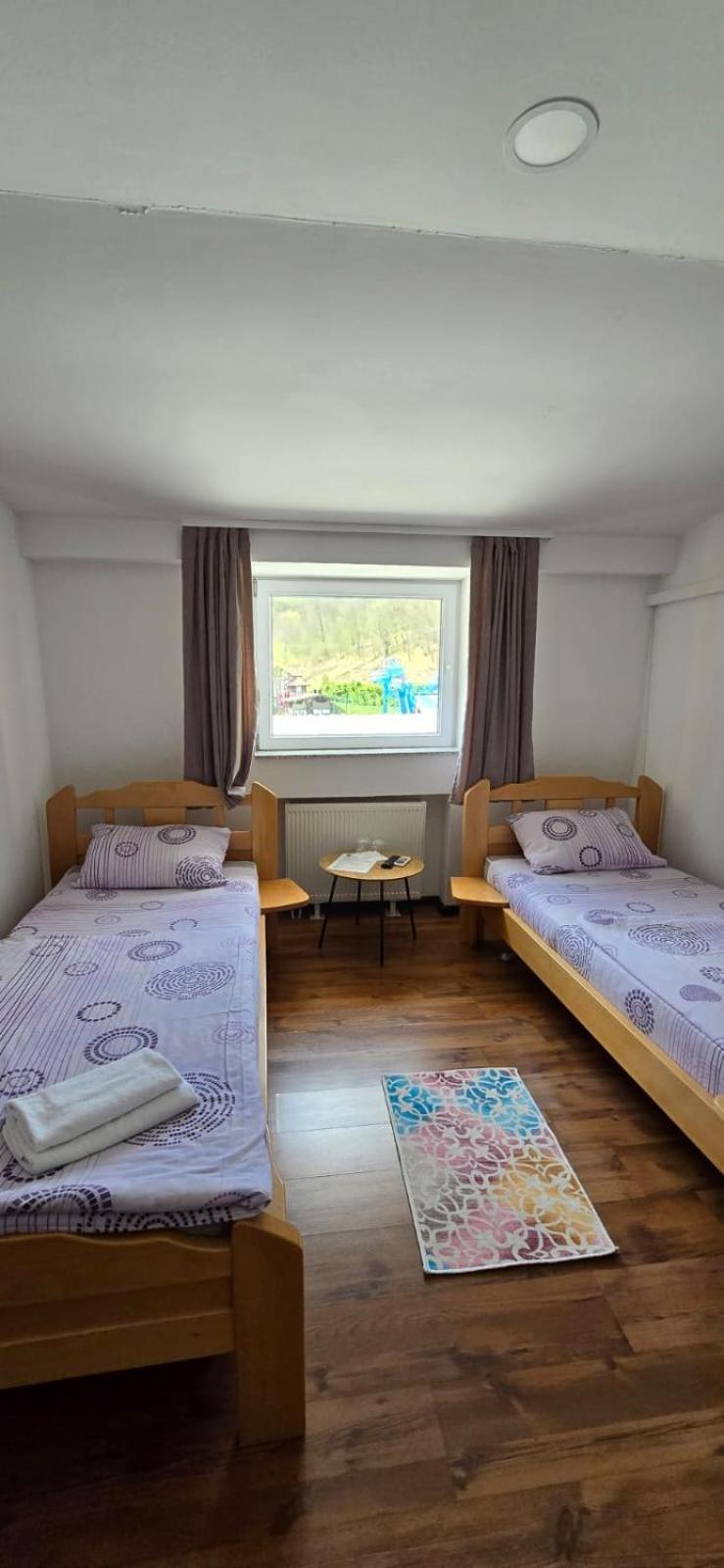 Motel "Kula" Cazin Exteriér fotografie