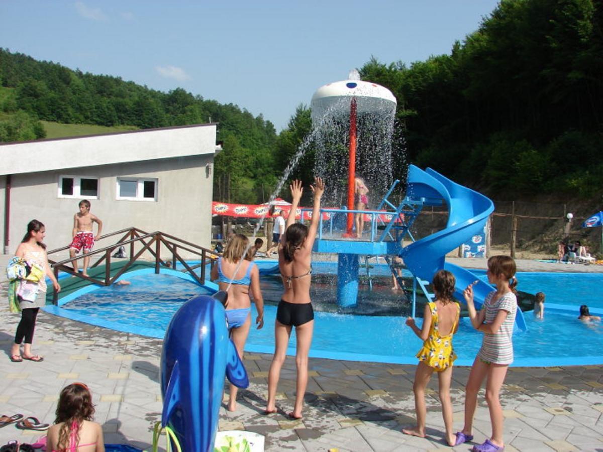 Motel "Kula" Cazin Exteriér fotografie