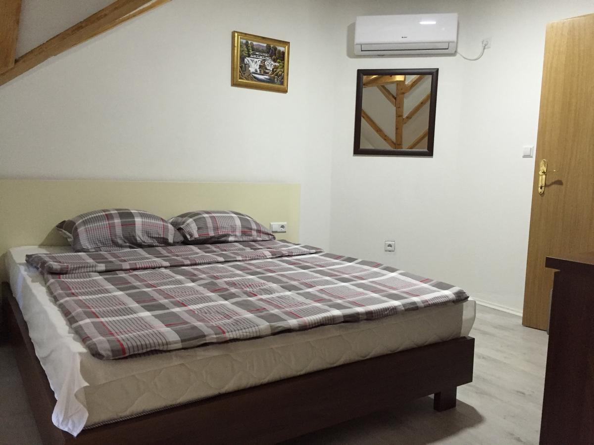 Motel "Kula" Cazin Exteriér fotografie