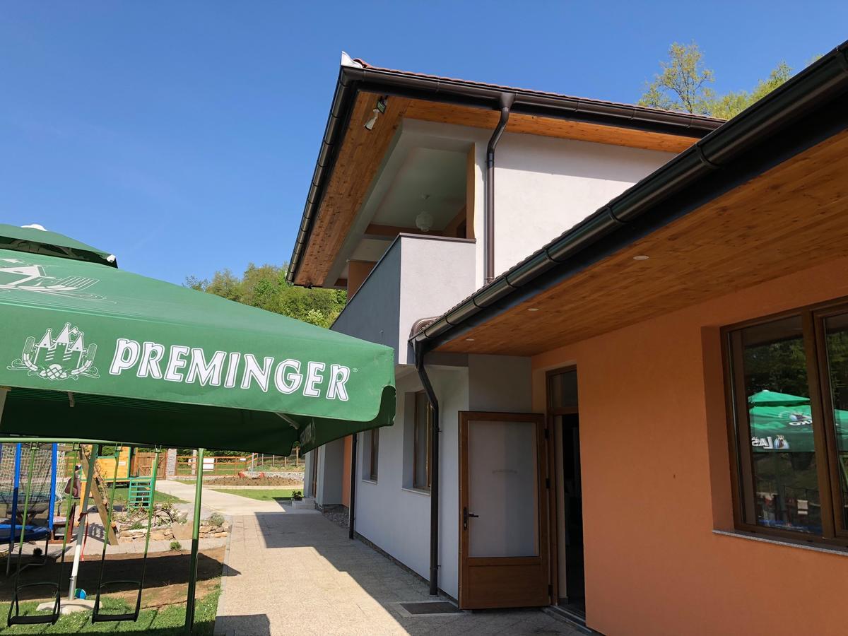 Motel "Kula" Cazin Exteriér fotografie